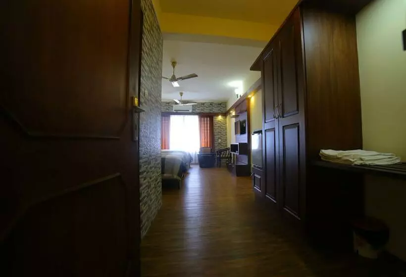 اتاق لوکس چهار تخته, Plaza Suites