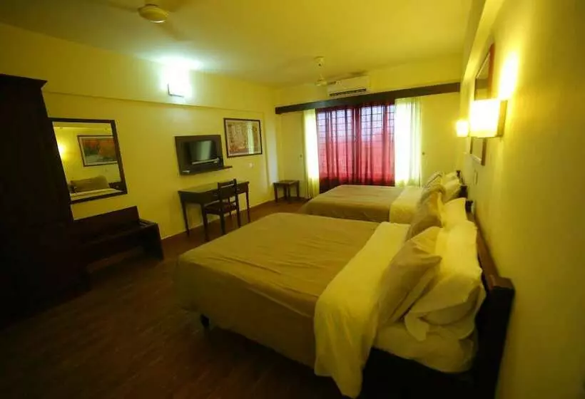 سوییت خانوادگی, Plaza Suites