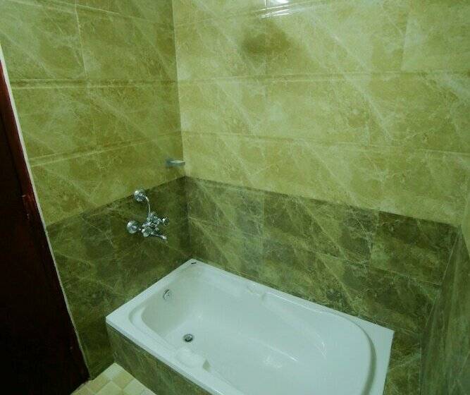 家庭套房, Plaza Suites