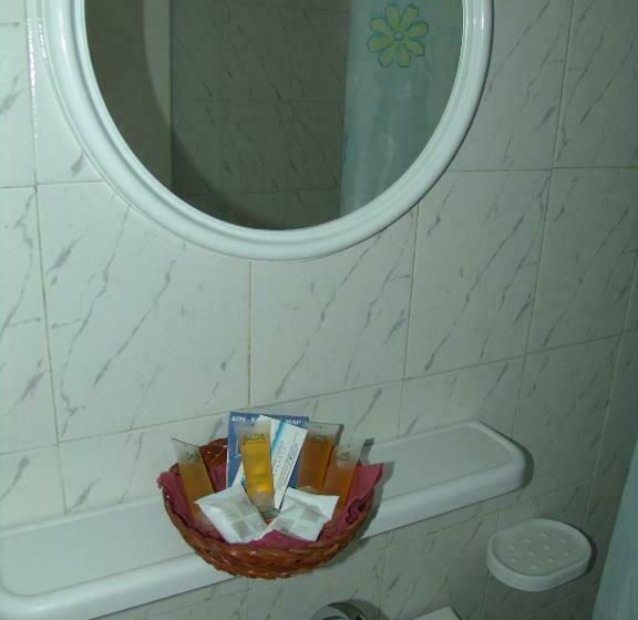 חדר סטודיו סטנדרד, Irene Studios