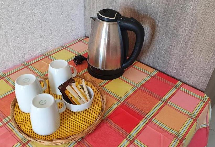 חדר סטנדרט, Irene Studios