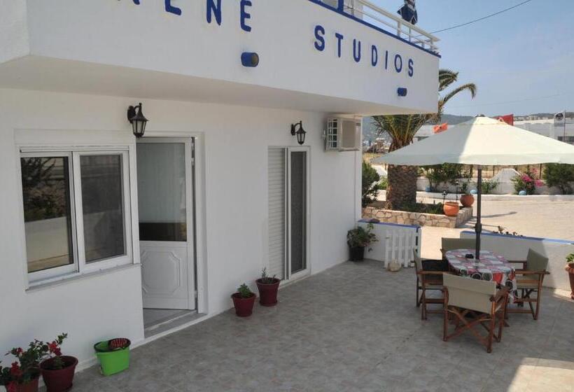 דירת 2 חדרים עם טרסה, Irene Studios