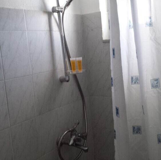 חדר סטודיו סטנדרד, Irene Studios