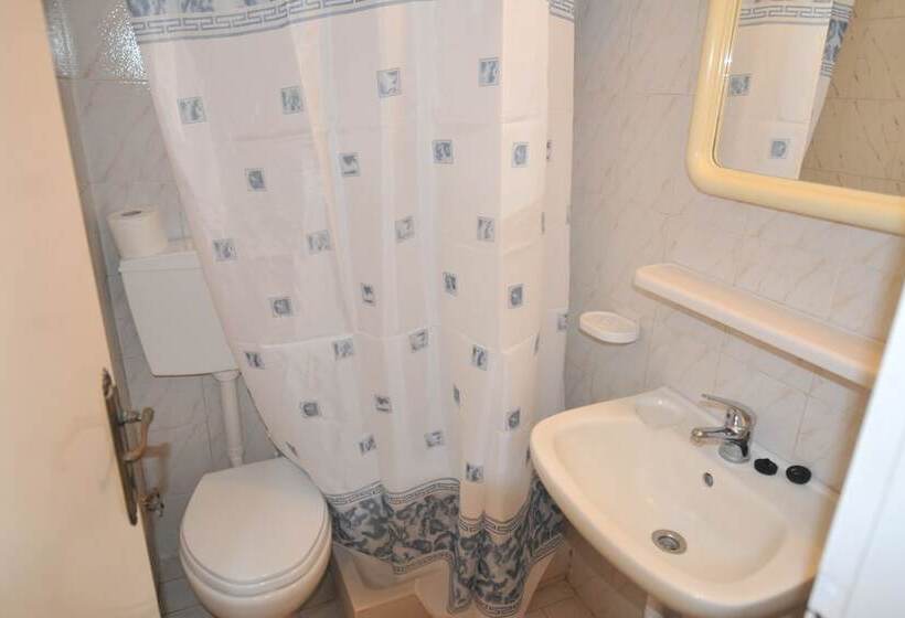 חדר סטודיו סטנדרד, Irene Studios