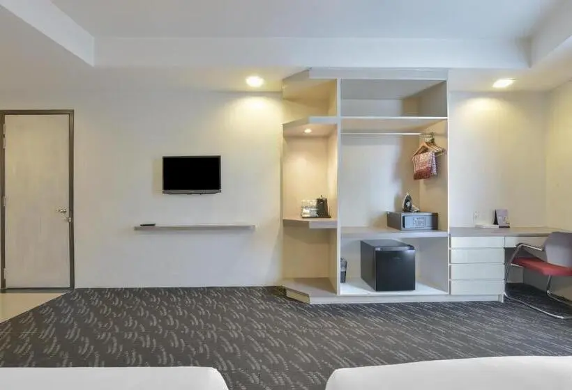 اتاق استاندارد سه نفره, Palette KL Sentral Station Formerly Scott Hotel