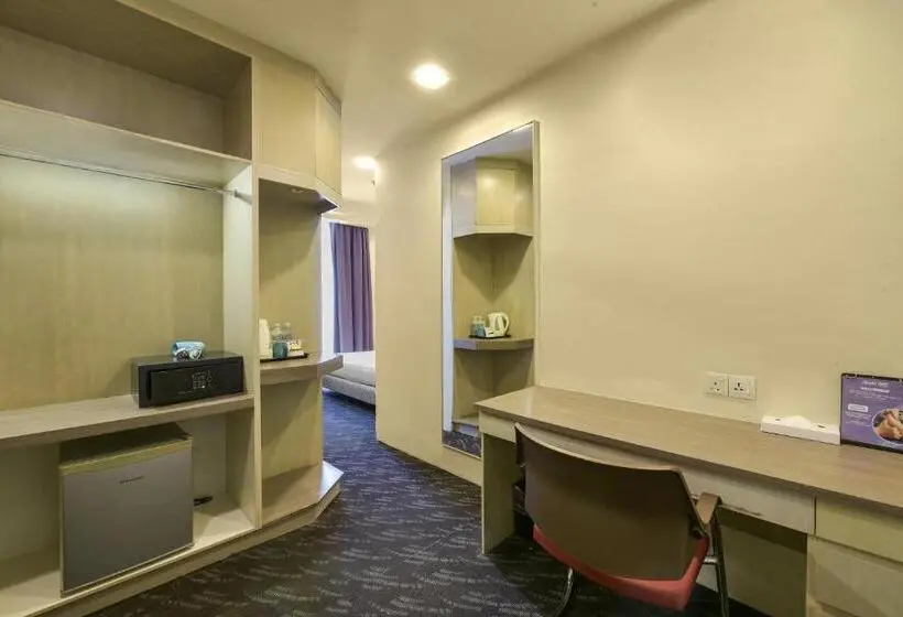 اتاق لوکس با تخت بزرگ, Palette KL Sentral Station Formerly Scott Hotel
