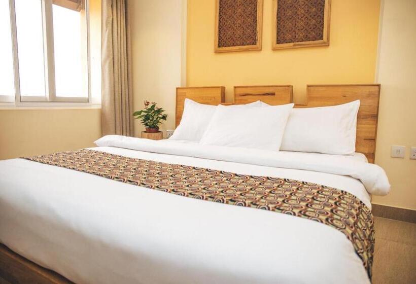 Люкс Повышенной Комфортности, Roots Apartment