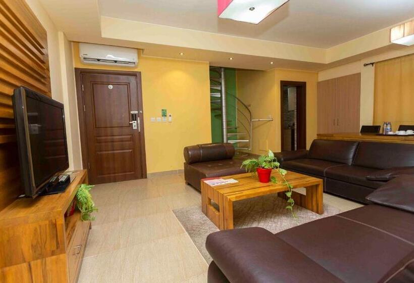 Люкс Кровать Кинг, Roots Apartment