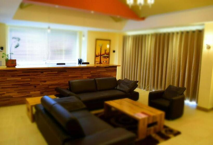 Люкс Кровать Кинг, Roots Apartment