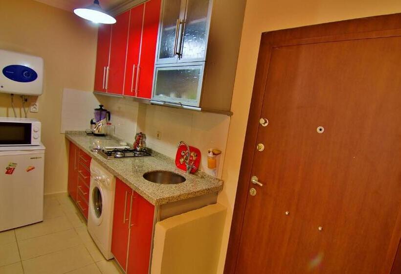 استودیوی استاندارد, The City Residence