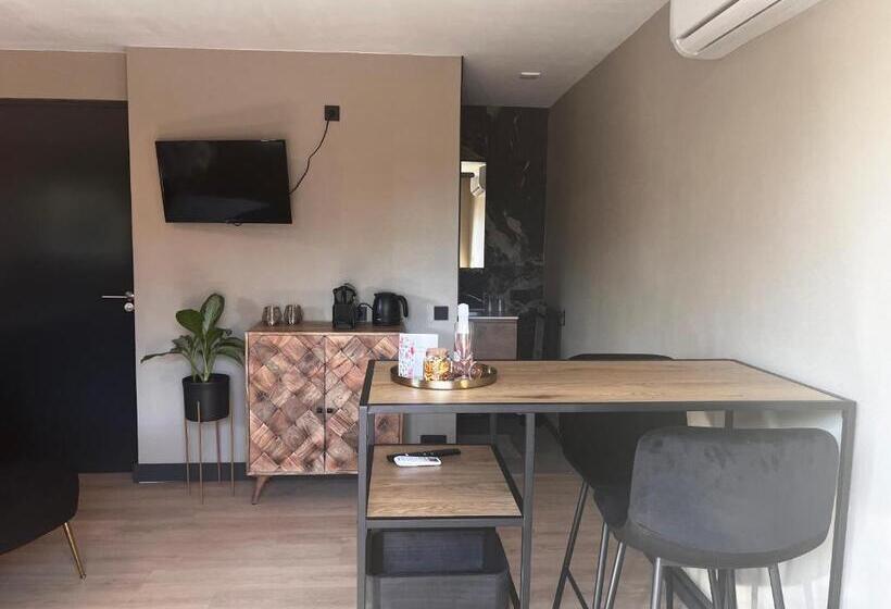 חדר דחוקס עם מיטת קינג, Bed And Breakfast De Beekhoek