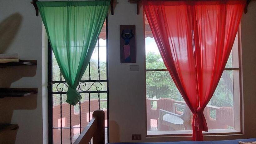 غرفة قياسية مزوَّدة بشُرفة, El Castillo Divertido