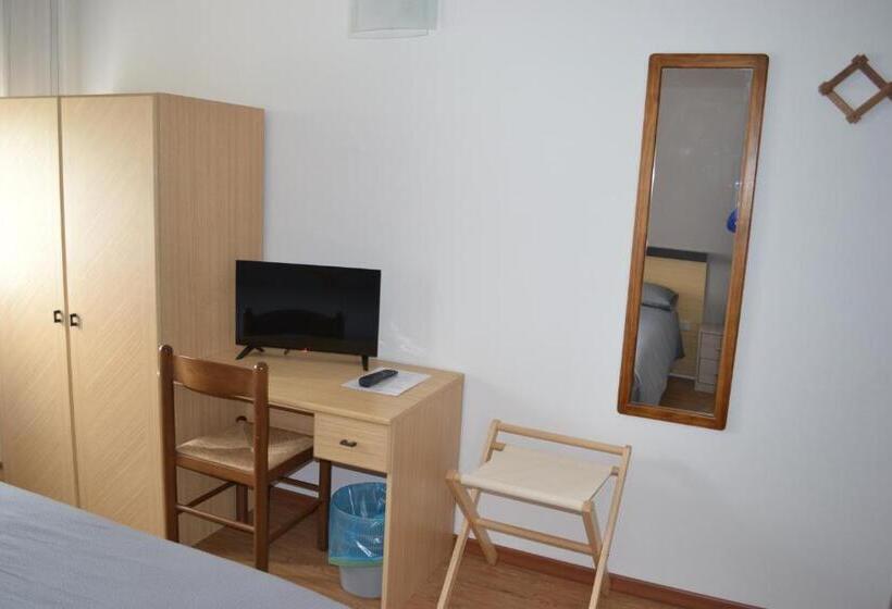 غرفة قياسية, Garni Anna