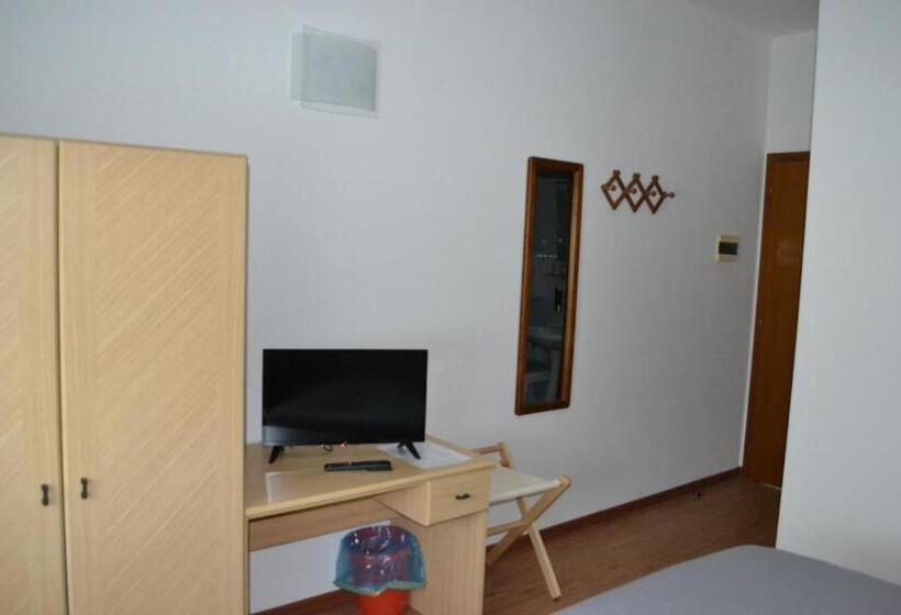 غرفة قياسية, Garni Anna