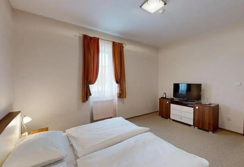 庭の見える1ベッドルームアパートメント, Klaudia S Hotel & Restaurant At Golf Resort, Bač šamorín