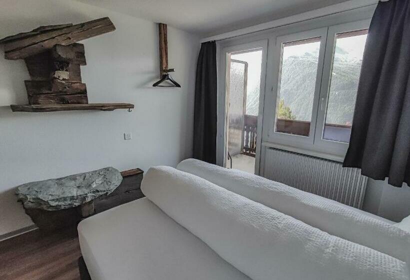 غرفة قياسية مزوَّدة بشُرفة, Berghotel Weisshorn