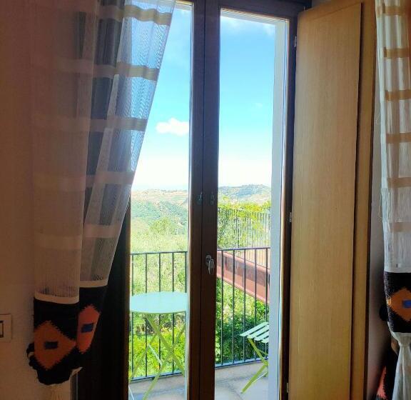 غرفة ديلوكس, Alimunera