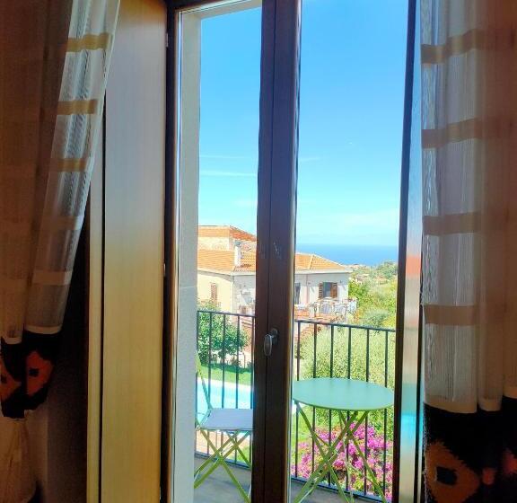 غرفة ديلوكس, Alimunera