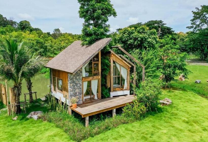 جناح, บ้านนาก๋างโต้ง Baan Na Kang Tong