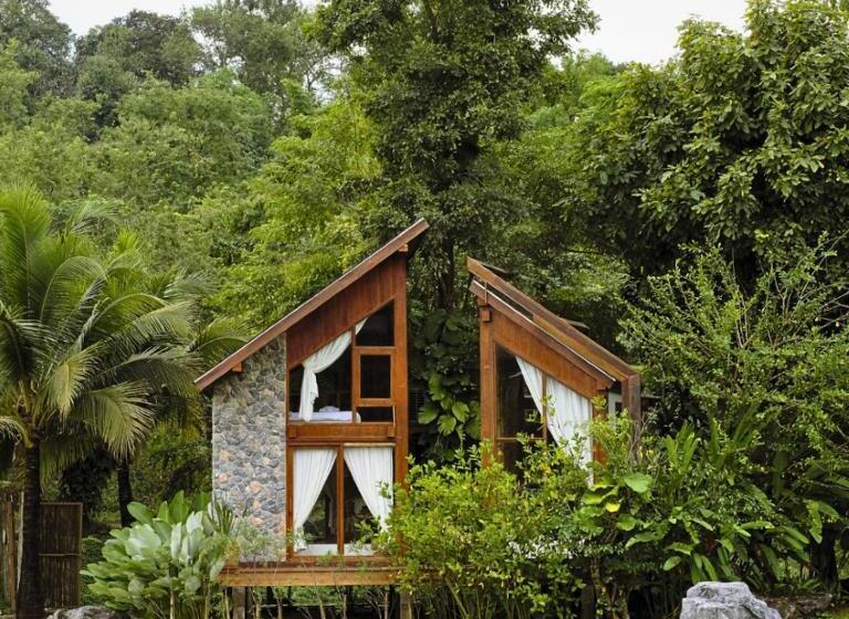 جناح, บ้านนาก๋างโต้ง Baan Na Kang Tong