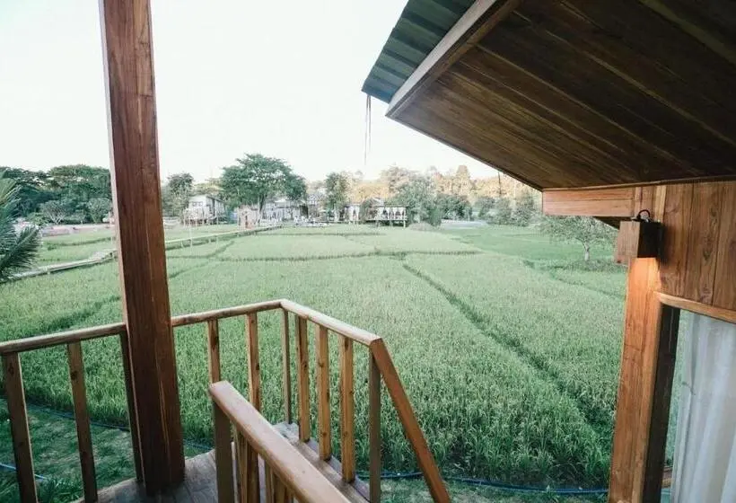 Talo 2 Makuuhuonetta, บ้านนาก๋างโต้ง Baan Na Kang Tong
