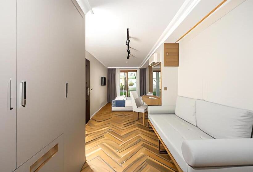Трехместный Номер Deluxe, Lucas Didim Resort