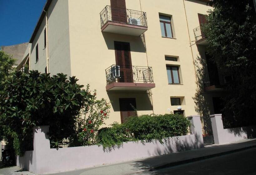 חדר אקונומי לארבעה, Il Giardinetto