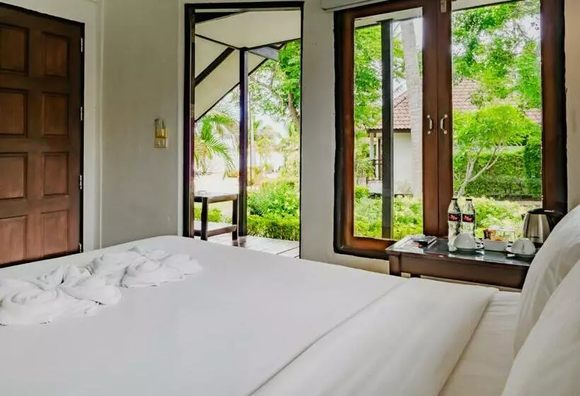 استودیو استاندارد با چشم‌انداز باغ, Am Samui Resort Taling Ngam