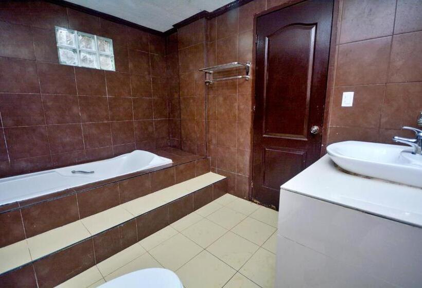 Quarto Deluxe, Bamboo Beach Resort & Restaurant