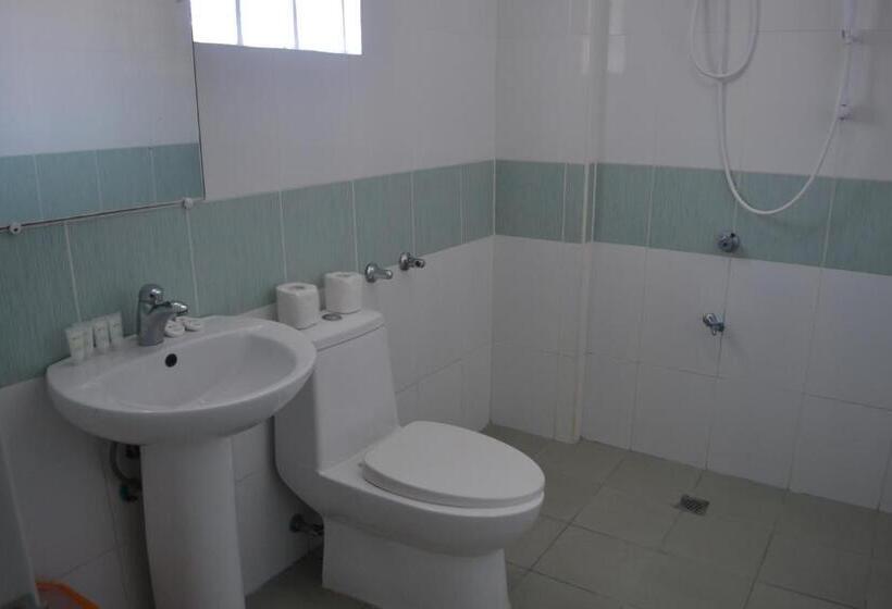 Quarto Quádruplo Estandar, Bamboo Beach Resort & Restaurant