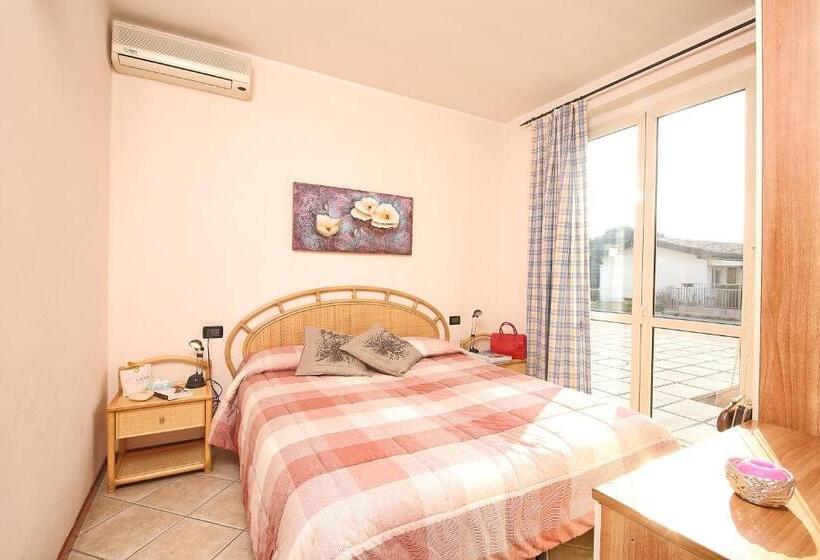 شقة غرفتين, Il Colombaro