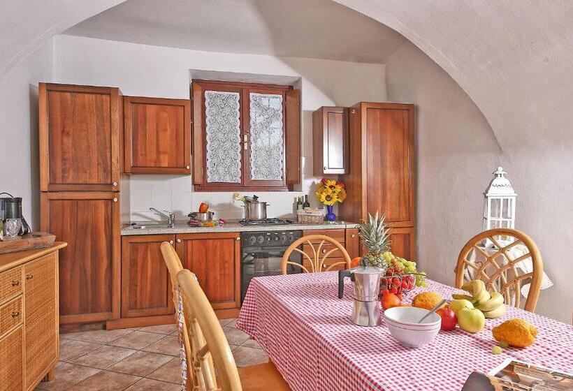 شقة 3 غرف, Il Colombaro