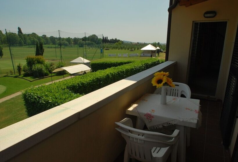 شقة غرفة واحدة, Il Colombaro