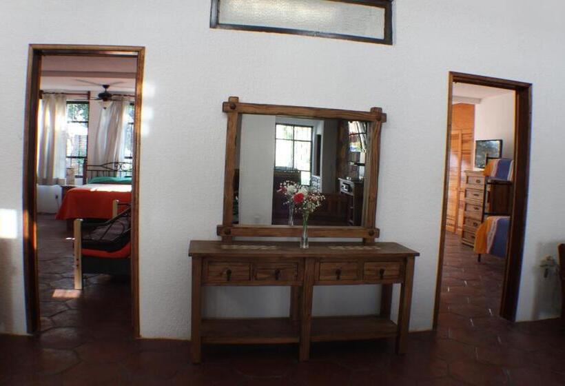 سوییت, La Villa Real