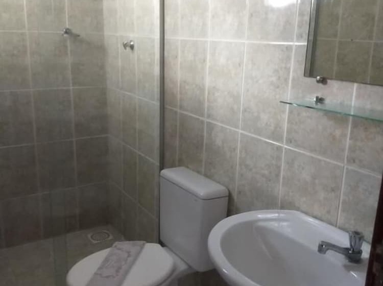 标准三人间, Nolasco