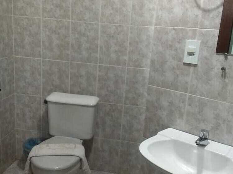 标准三人间, Nolasco