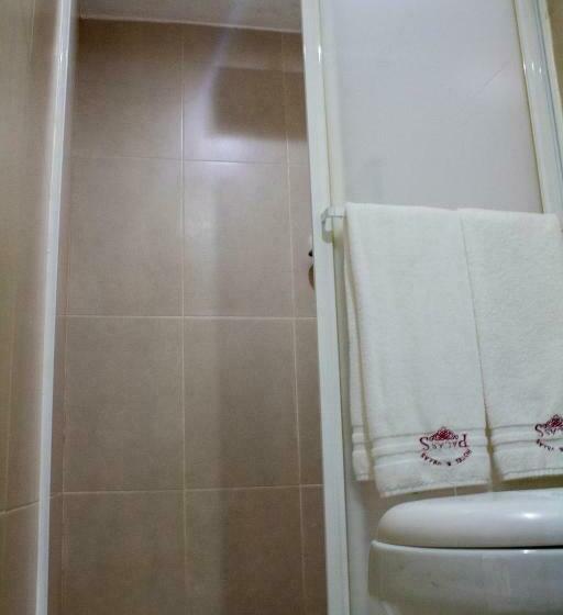 חדר דלוקס, Palass