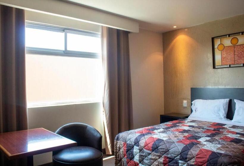 חדר דלוקס, Palass