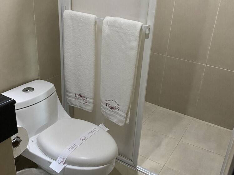 חדר דלוקס, Palass