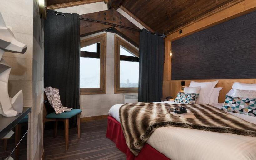 سوییت دوبلکس, Village Montana By Les Etincelles