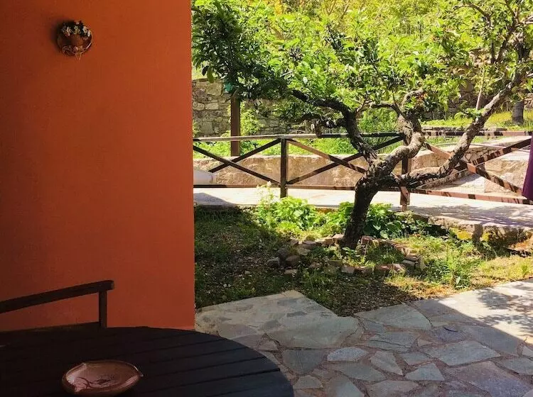 Family Room Garden View