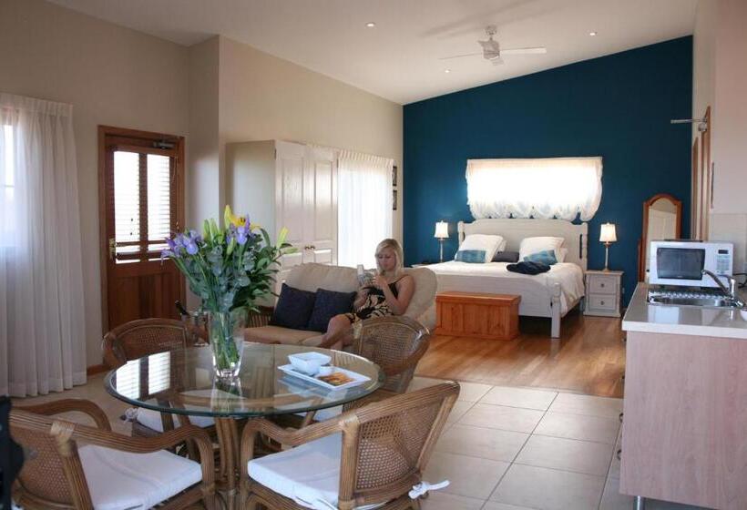 스위트 킹사이즈 침대, Lavender House Bed & Breakfast