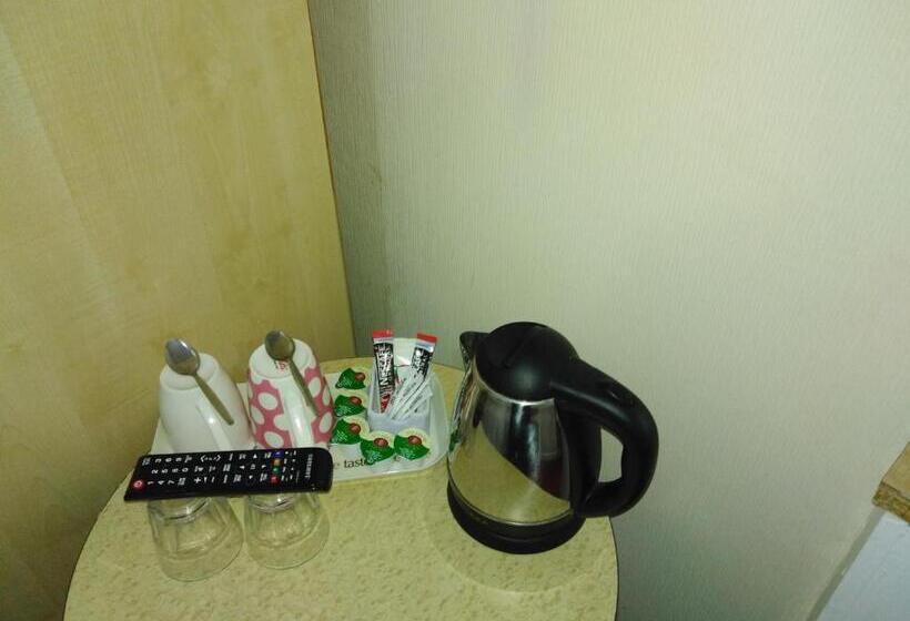 Номер Economy, Tuxford House