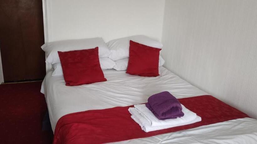 Семейный Номер, Tuxford House