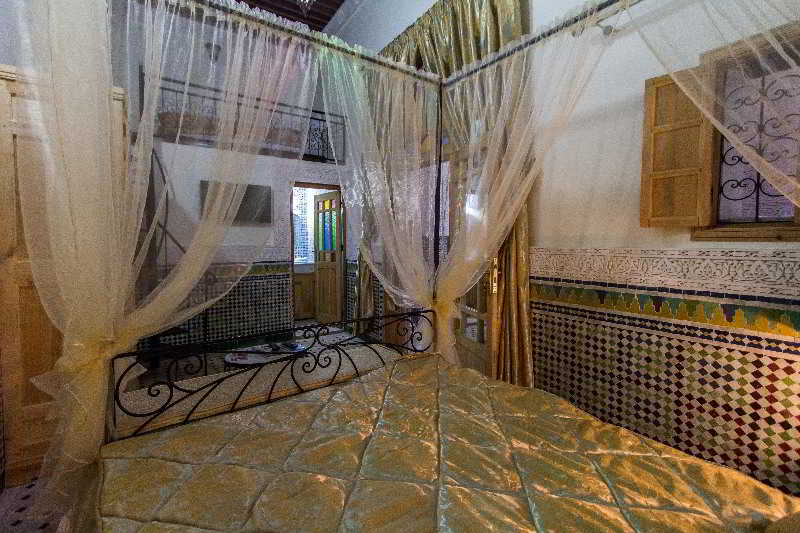 اتاق لوکس, Riad Taryana