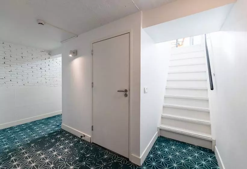 2 Bedroom Family Apartment, Yays Amsterdam Salthouse Canal By Numa