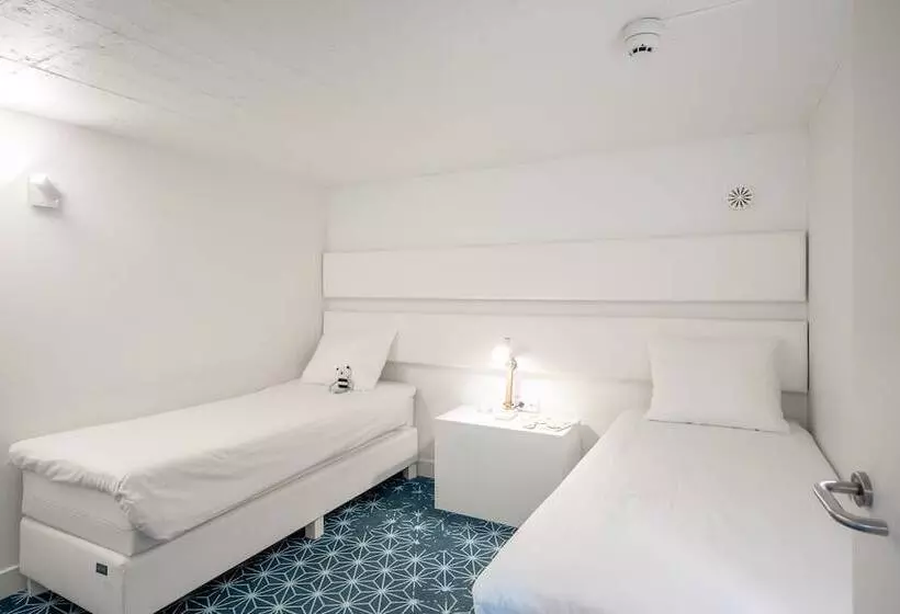 2 Bedroom Family Apartment, Yays Amsterdam Salthouse Canal By Numa