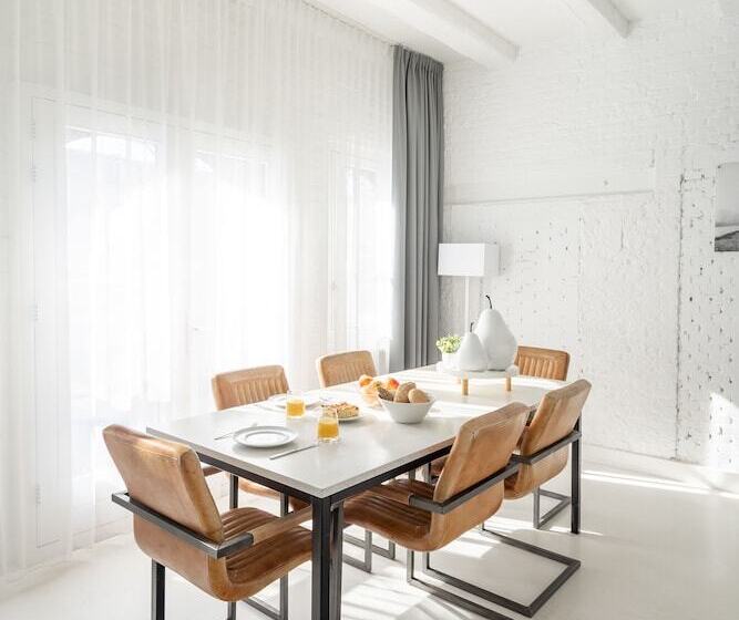 2 Bedroom Family Apartment, Yays Amsterdam Salthouse Canal By Numa