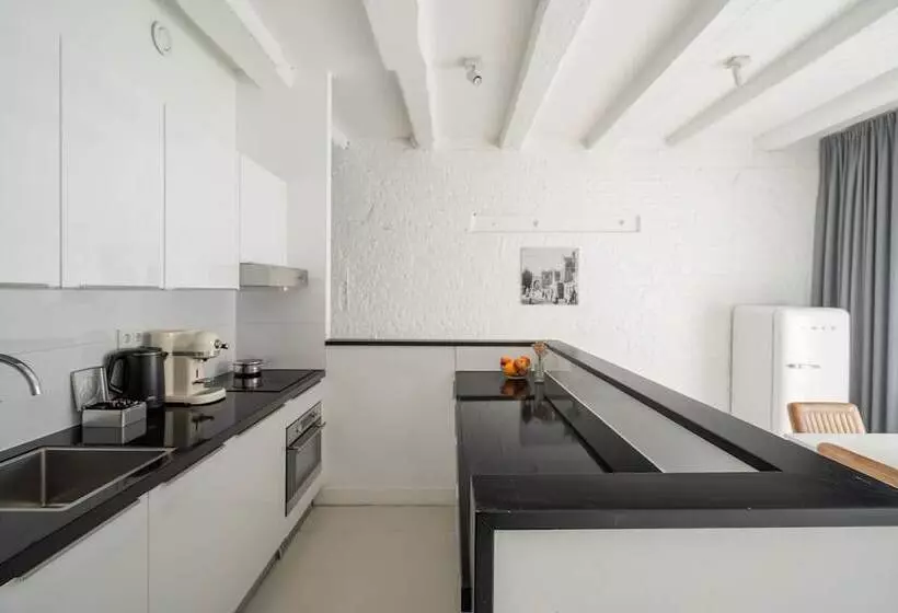 2 Bedroom Family Apartment, Yays Amsterdam Salthouse Canal By Numa