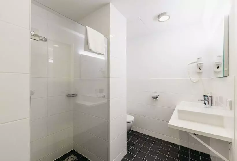 1 Bedroom Apartment, Yays Amsterdam Salthouse Canal By Numa